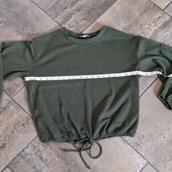 Rabbit Rose Ribbed Long Sleeve Crop Top Size M Army Green - Picture 7 of 9